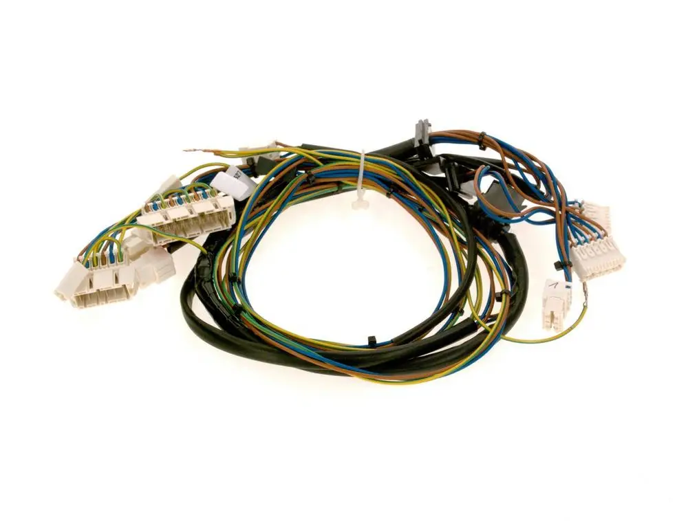 Kabelbaum mit mehreren bunten Drähten und Steckverbindern, typischerweise für elektrische Anwendungen, hergestellt von Bosch.